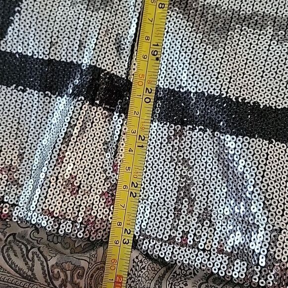 Valentino V - logo print sequin t- shirt - Picture 11 of 11